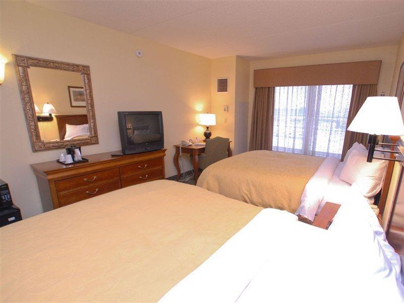 Hampton Inn & Suites By Hilton- Newark Airport Elizabeth Extérieur photo